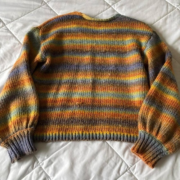 sweater - Picture 4 of 6